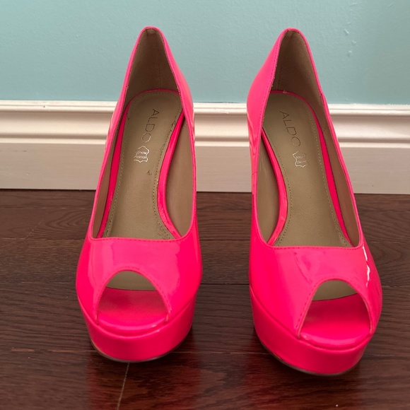Hot Pink Heels - Picture 1 of 6
